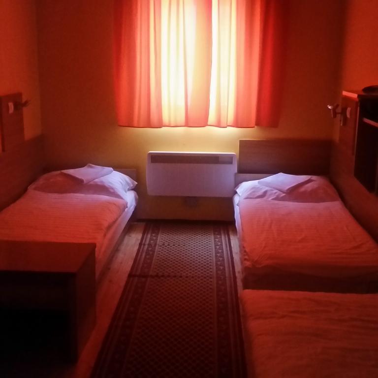 Kis-Duna Motel & Camping Mosonmagyaróvár Buitenkant foto