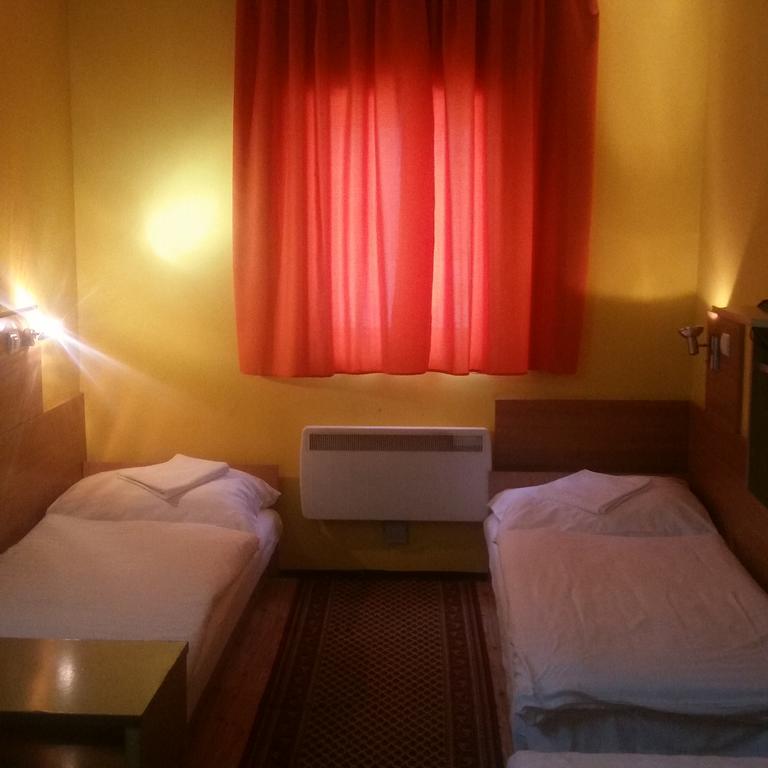 Kis-Duna Motel & Camping Mosonmagyaróvár Buitenkant foto