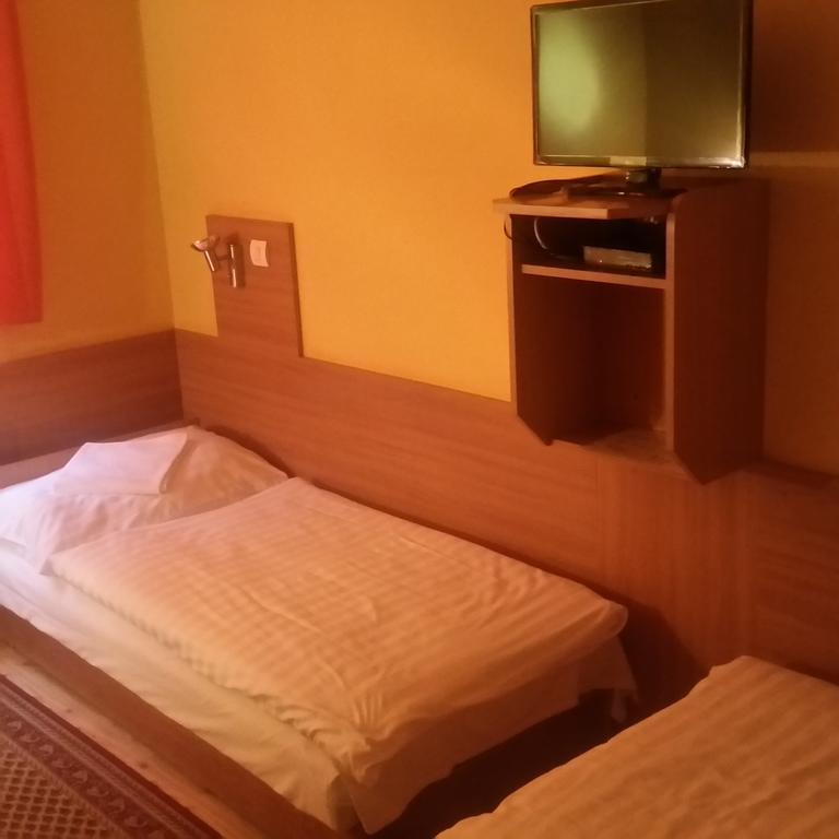 Kis-Duna Motel & Camping Mosonmagyaróvár Buitenkant foto