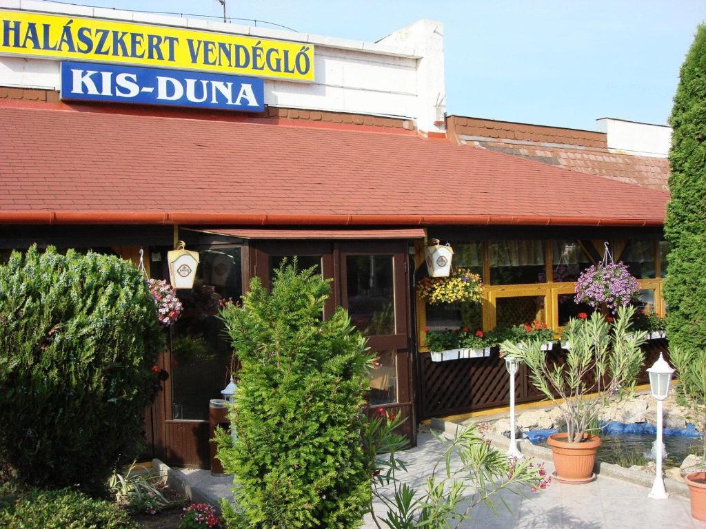 Kis-Duna Motel & Camping Mosonmagyaróvár Buitenkant foto