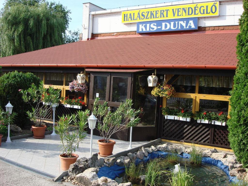 Kis-Duna Motel & Camping Mosonmagyaróvár Buitenkant foto